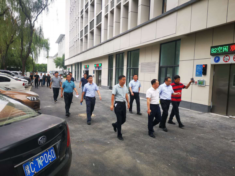 洛陽市委常委、市政府黨組成員魏建平 督導(dǎo)調(diào)研我市城市停車場重點項目建設(shè)工作